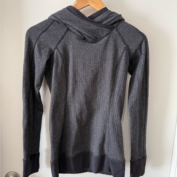 Lululemon Think Fast Hoodie - Picture 4 of 7